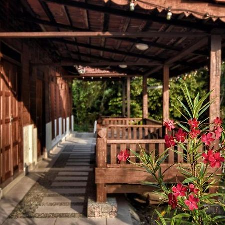 Oyo Home 90745 Desa Balqis Beach Resort Malacca Exterior photo