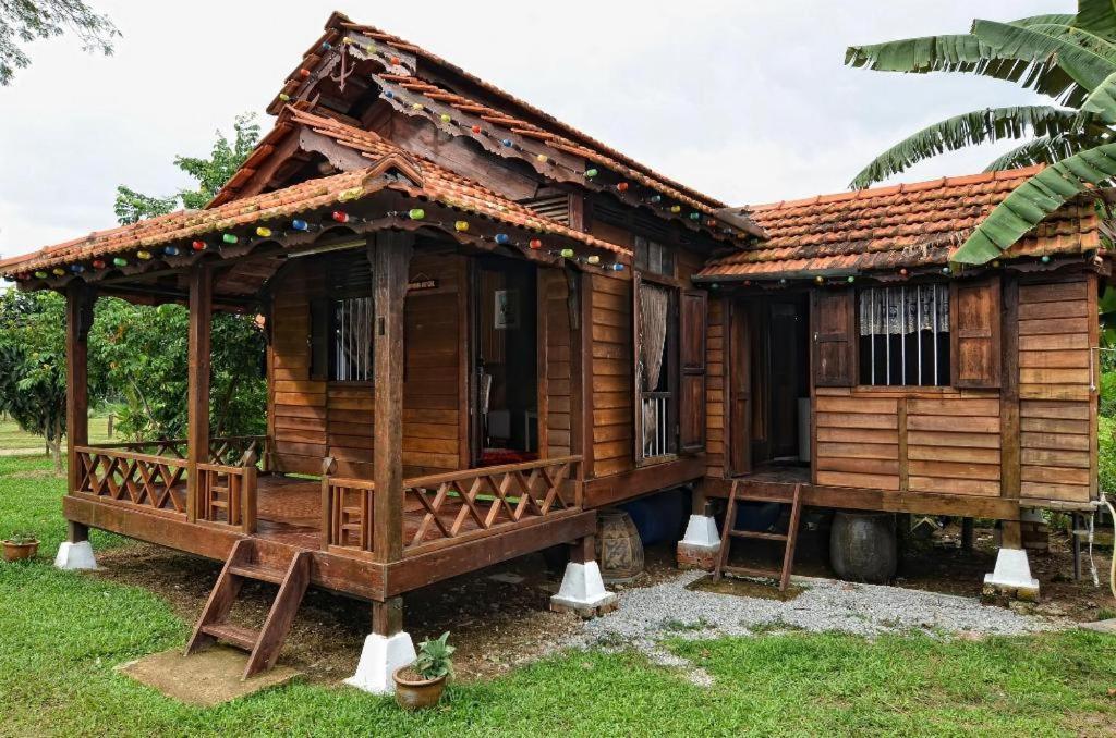 Oyo Home 90745 Desa Balqis Beach Resort Malacca Exterior photo